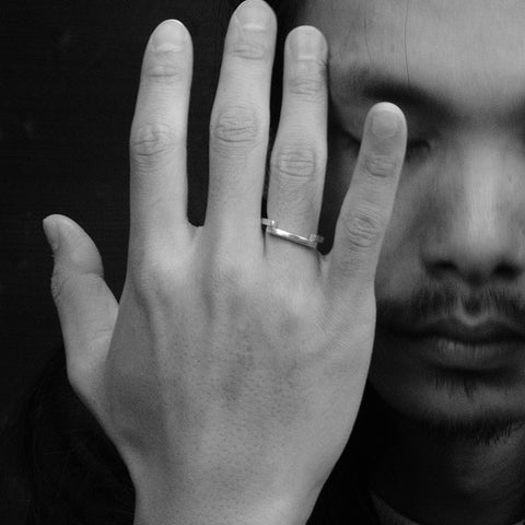 J 282 - Schlanker kinetischer Ring