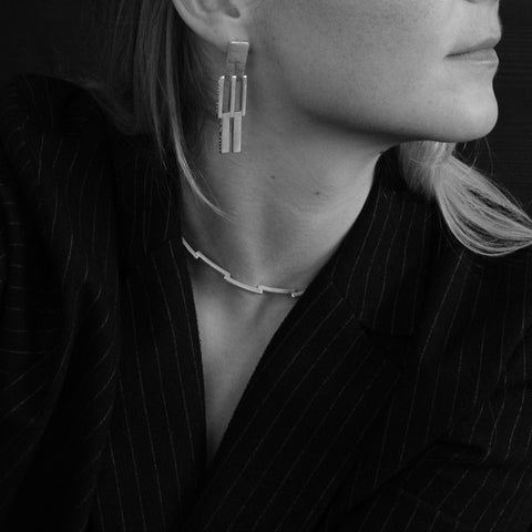 J 187 – Schmale, kinetische Halskette