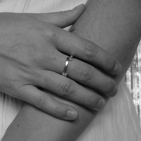 J 282 - Schlanker kinetischer Ring