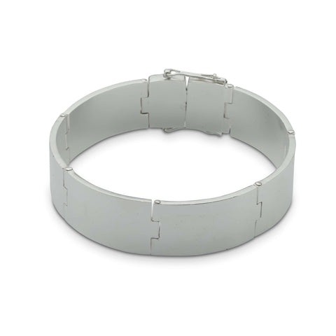 J 488 - Surface Motion Armband