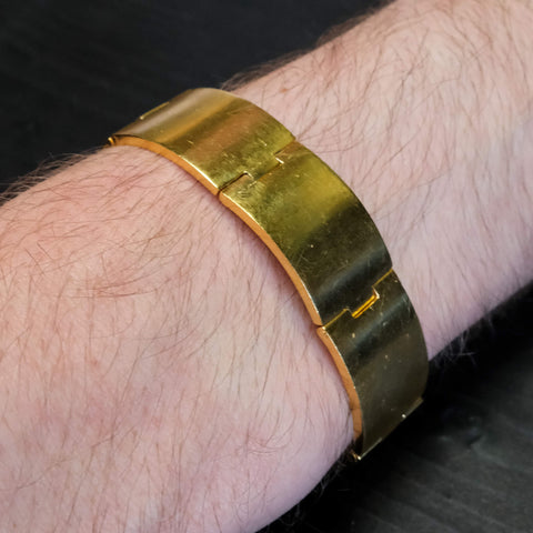 J 488 - Surface Motion Armband