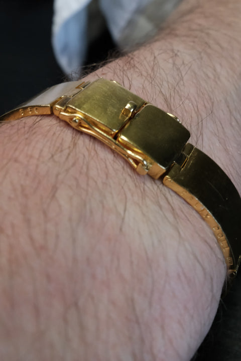 J 488 - Surface Motion Armband