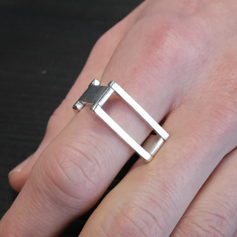 J 285 - Kinetic Duo Ring