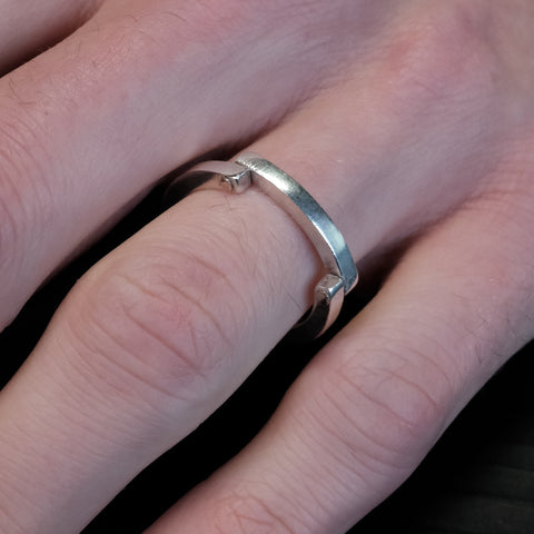 J 282 - Schlanker kinetischer Ring