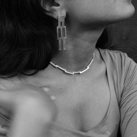 J 187 – Schmale, kinetische Halskette