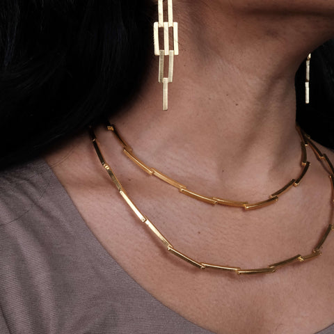 J 187 – Schmale, kinetische Halskette