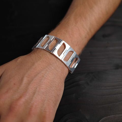 I 486 - Square Flames Bracelet