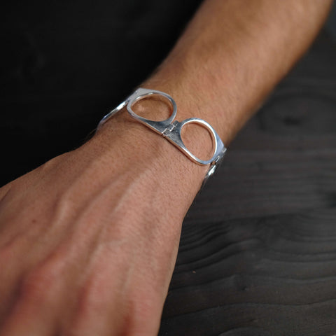 I 487 - Minimalist Eye Bracelet