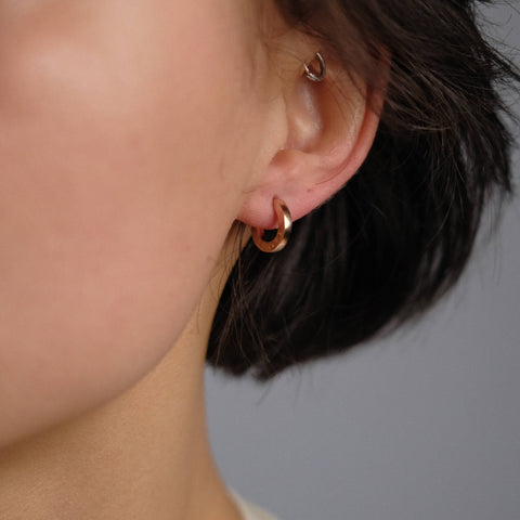 I 698 - Tiny Earring