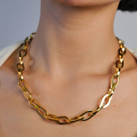 I 186 - Flame Necklace